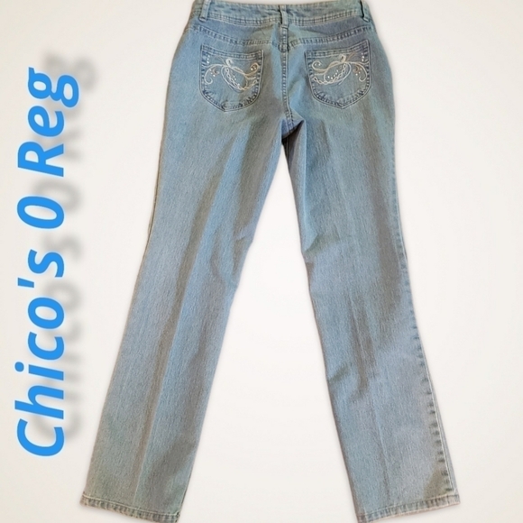 Chico's Midrise Jeans Embellished Pocket Light Wash 0 Reg 30x30.5 EUC - Picture 2 of 12